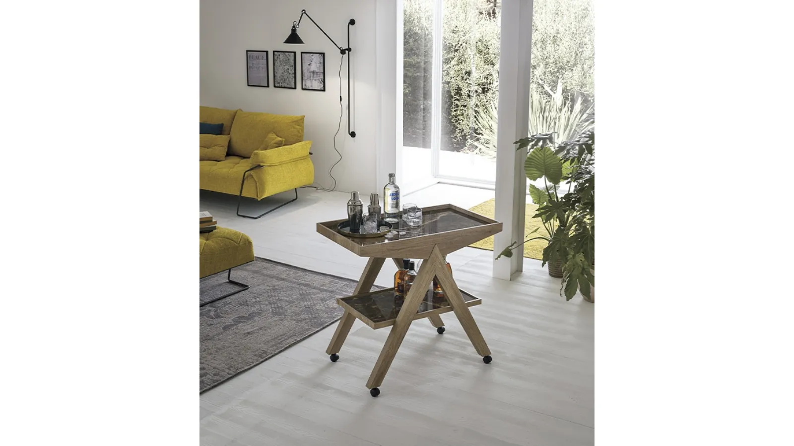 Tavolino carrello Arrow con piani in gres e struttura in laminato effetto legno di Target Point