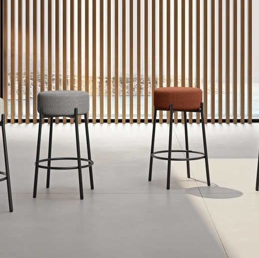 Sgabello Syd di Stones